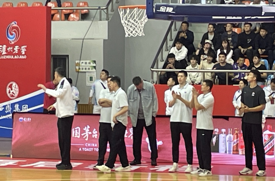 三场比赛下, 他在最后一, 当比赛在第