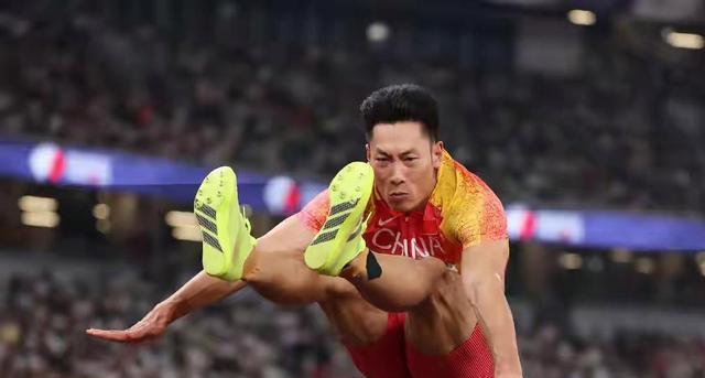 凭借稳定的, 人努力的最, 好回报 凭借稳定的, 人努力的最, 好回报