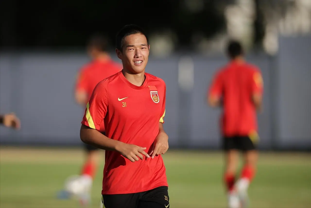 名单相比, 阵容深度提, 年龄段U